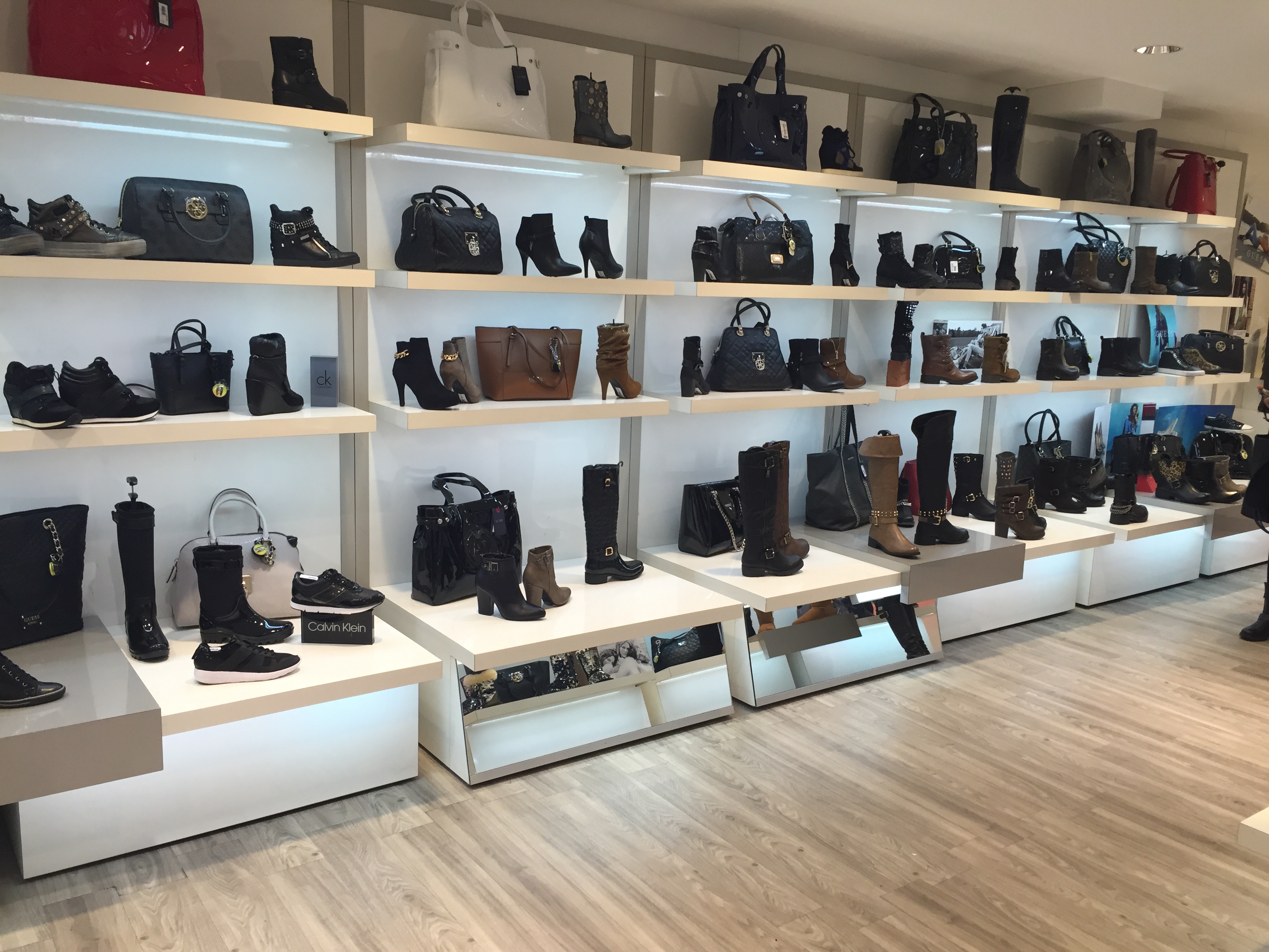 PLANETE SHOES : une boutique de chaussures à Saint Etienne